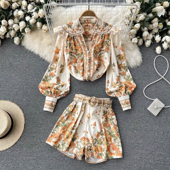 Elegant Summer Two Piece Outfit Floral Print Blouse And Shorts - Picture 1 of 10